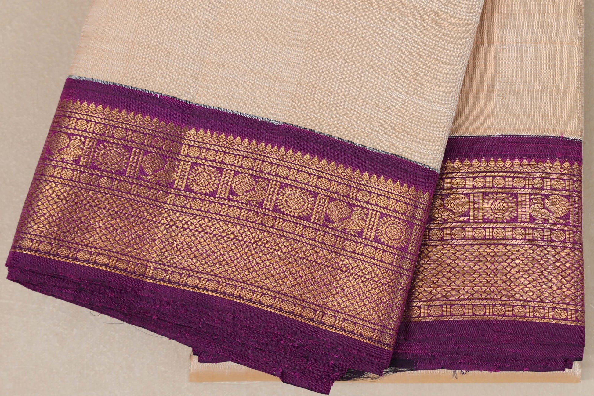 Cream Vintage Kanjivaram Silk Saree border zoom