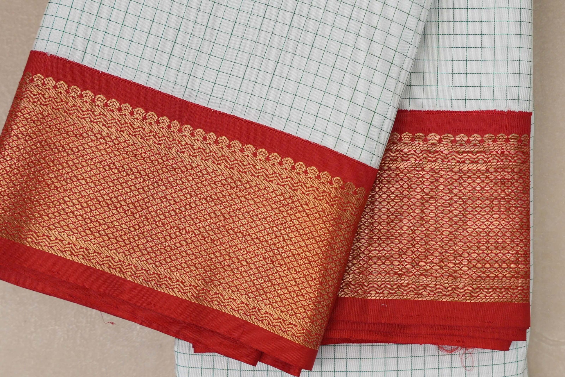 White with red Borders Vintage Kanjivaram Silk Saree by Shreenivas Silks PSSR018929 - Parisera