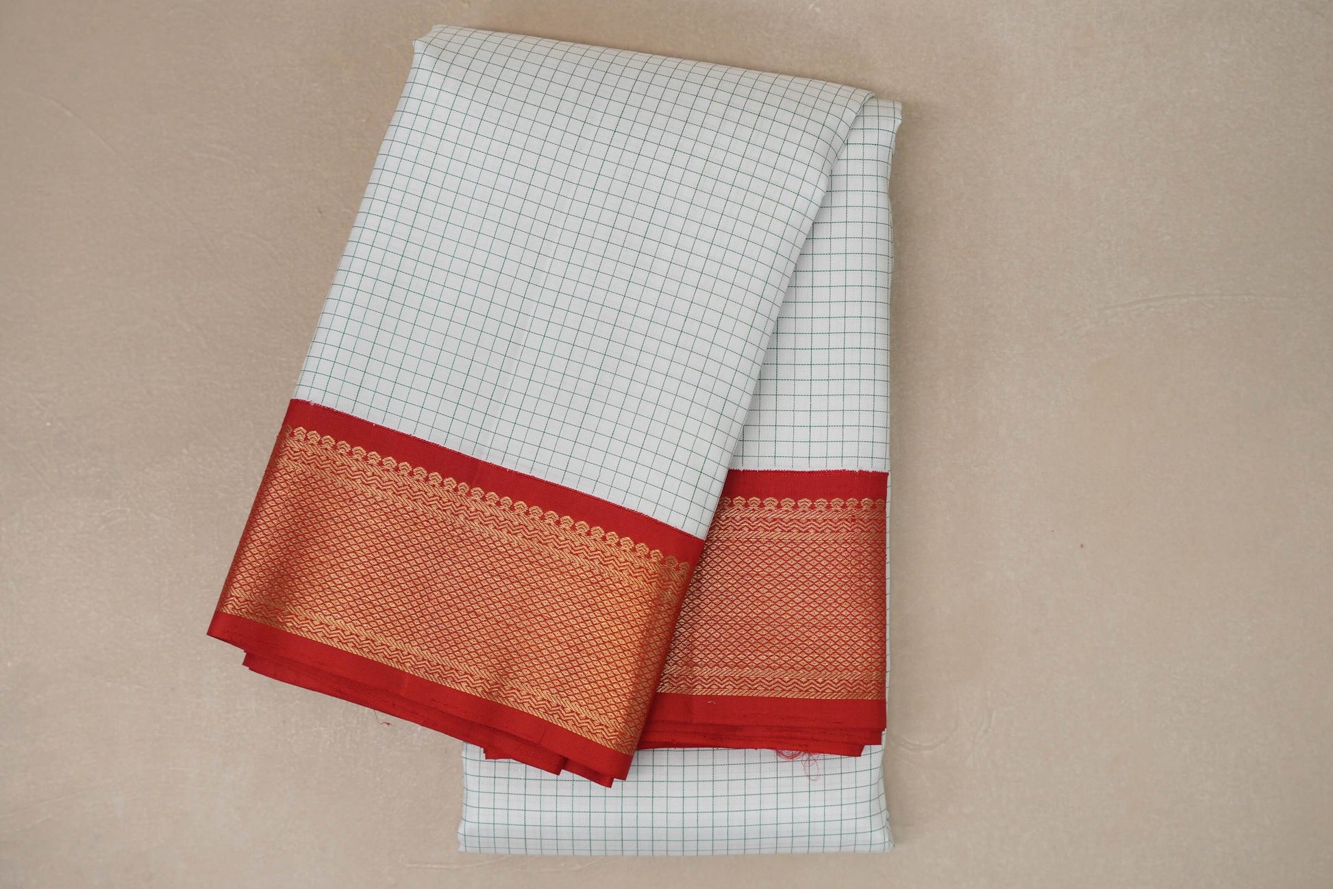 White with red Borders Vintage Kanjivaram Silk Saree by Shreenivas Silks PSSR018929 - Parisera
