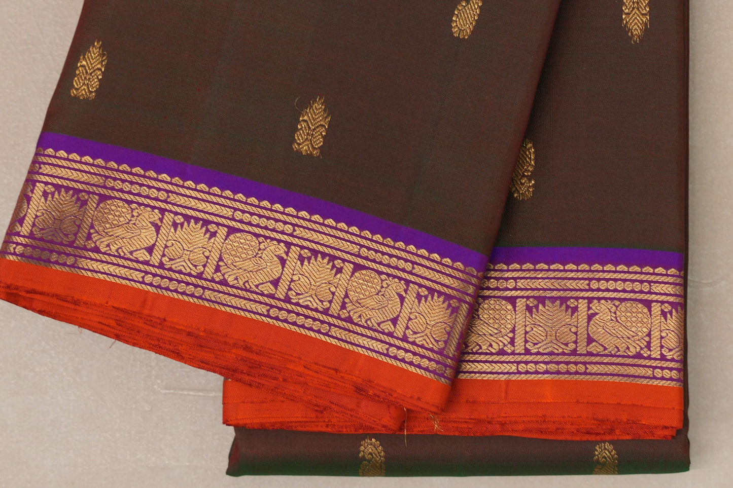 Dual Tone of Green and Orange Vintage Kanjivaram Silk Saree border