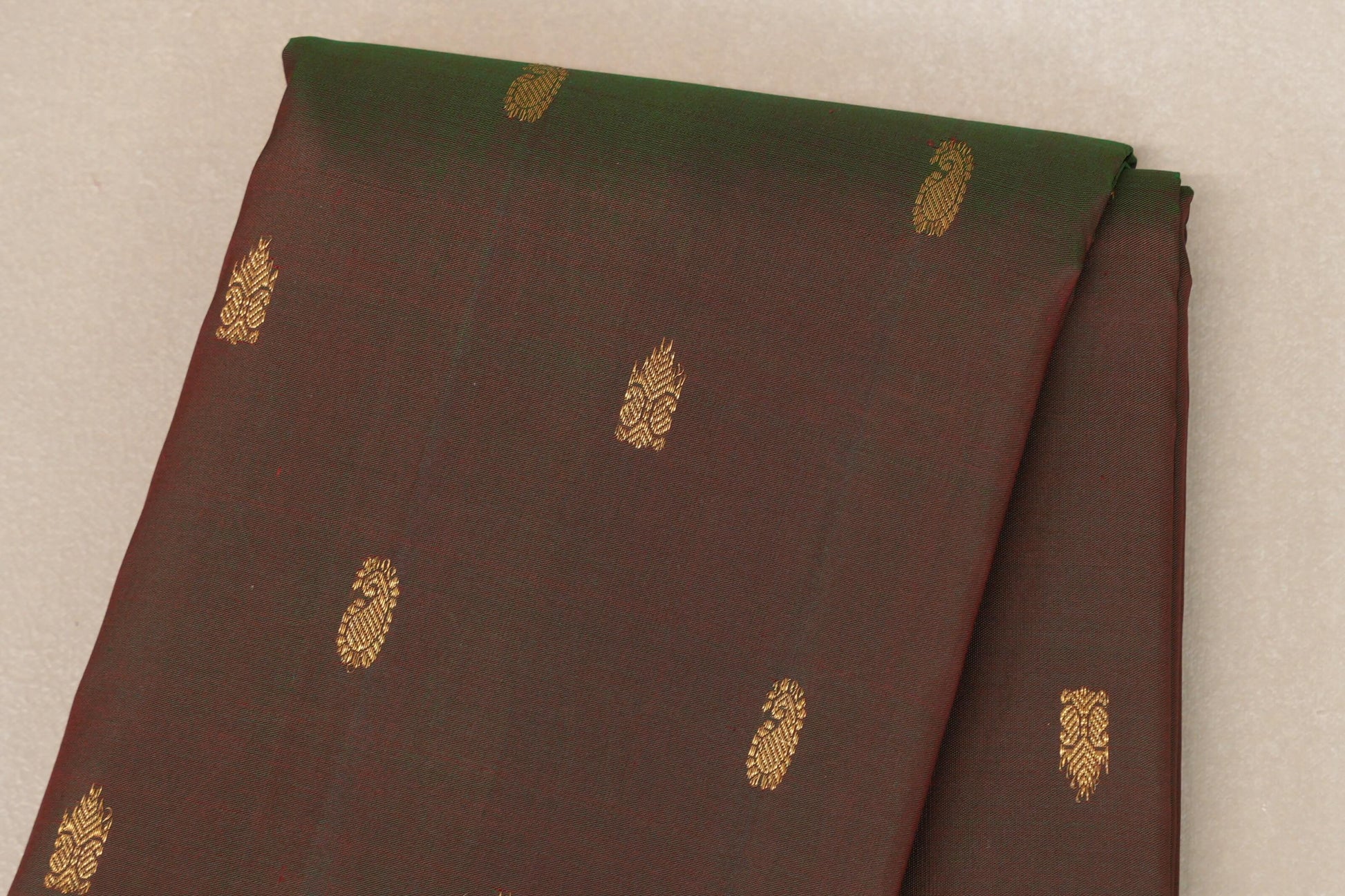 Dual Tone of Green and Orange Vintage Kanjivaram Silk Saree body