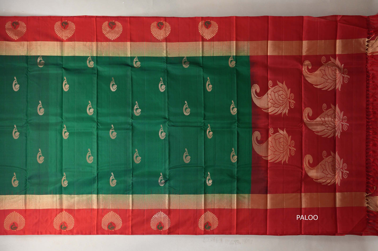 Emerald Green with red borders Light Weight Kanjivaram Silk Saree paloo