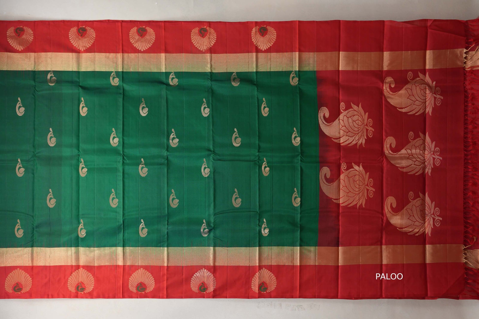 Emerald Green with red borders Light Weight Kanjivaram Silk Saree paloo
