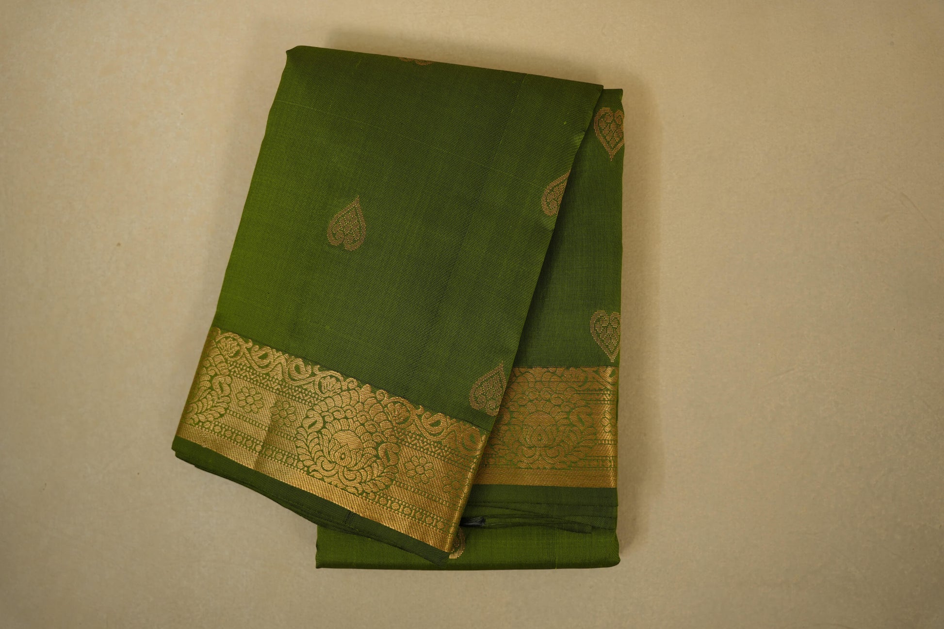 Mehendi green light weight kanchipuram silk saree