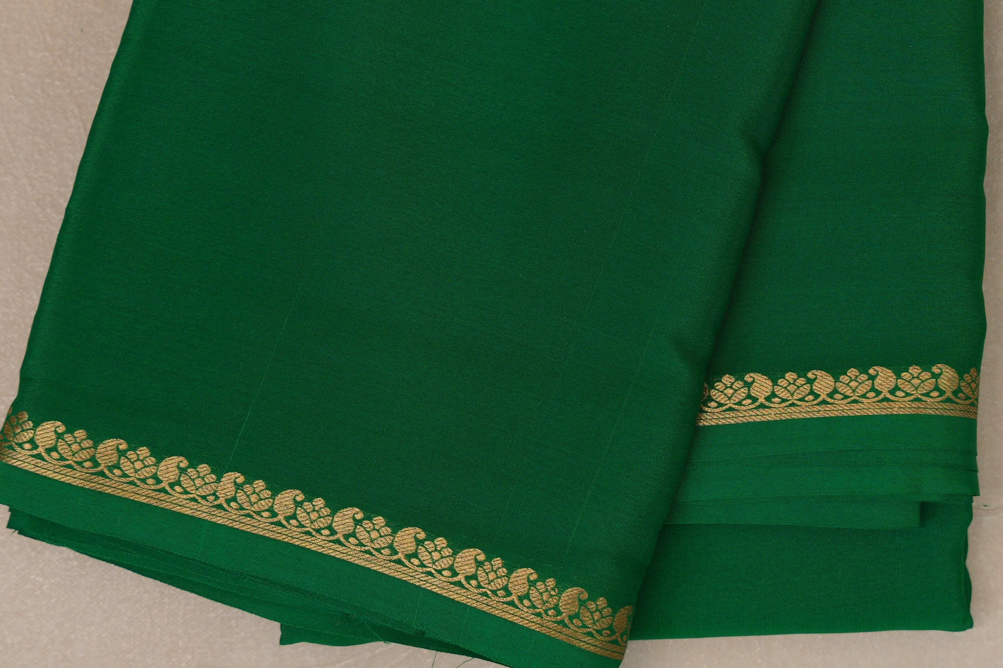 Bright Leaf Green Mysore Silk Saree PSSR018986
