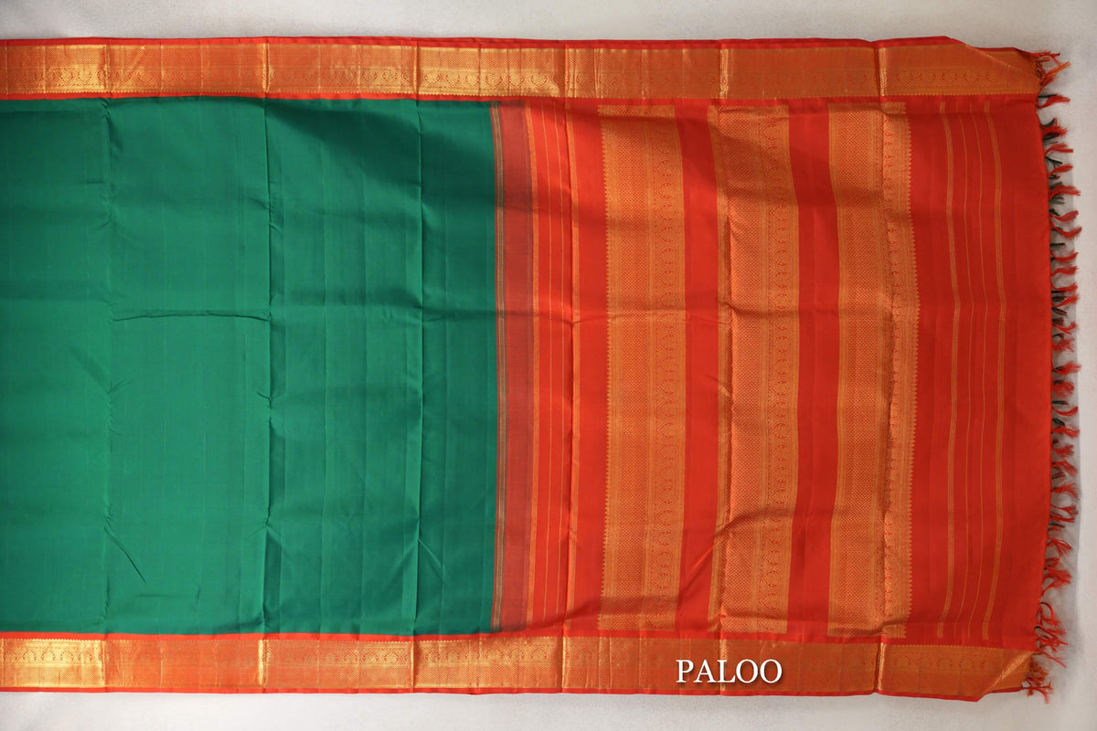 Emerald Green with Reddish Orange Borders Ten Yards Silk Saree paloo