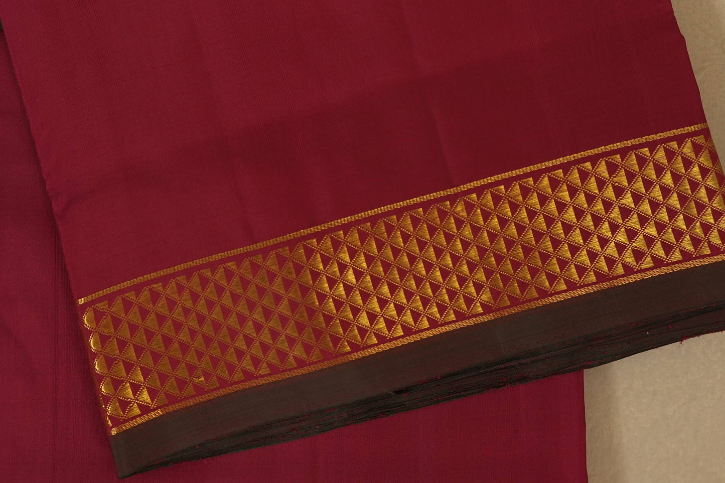 Maroon with diamond borders Ten yards silk saree by Shreenivas silks PSSR017963