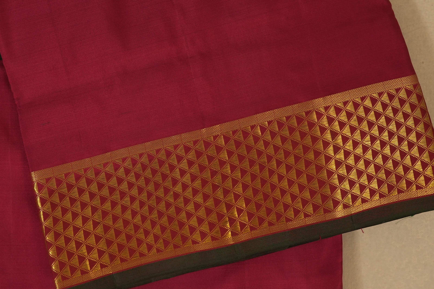 Maroon with diamond borders Ten yards silk saree by Shreenivas silks PSSR017968