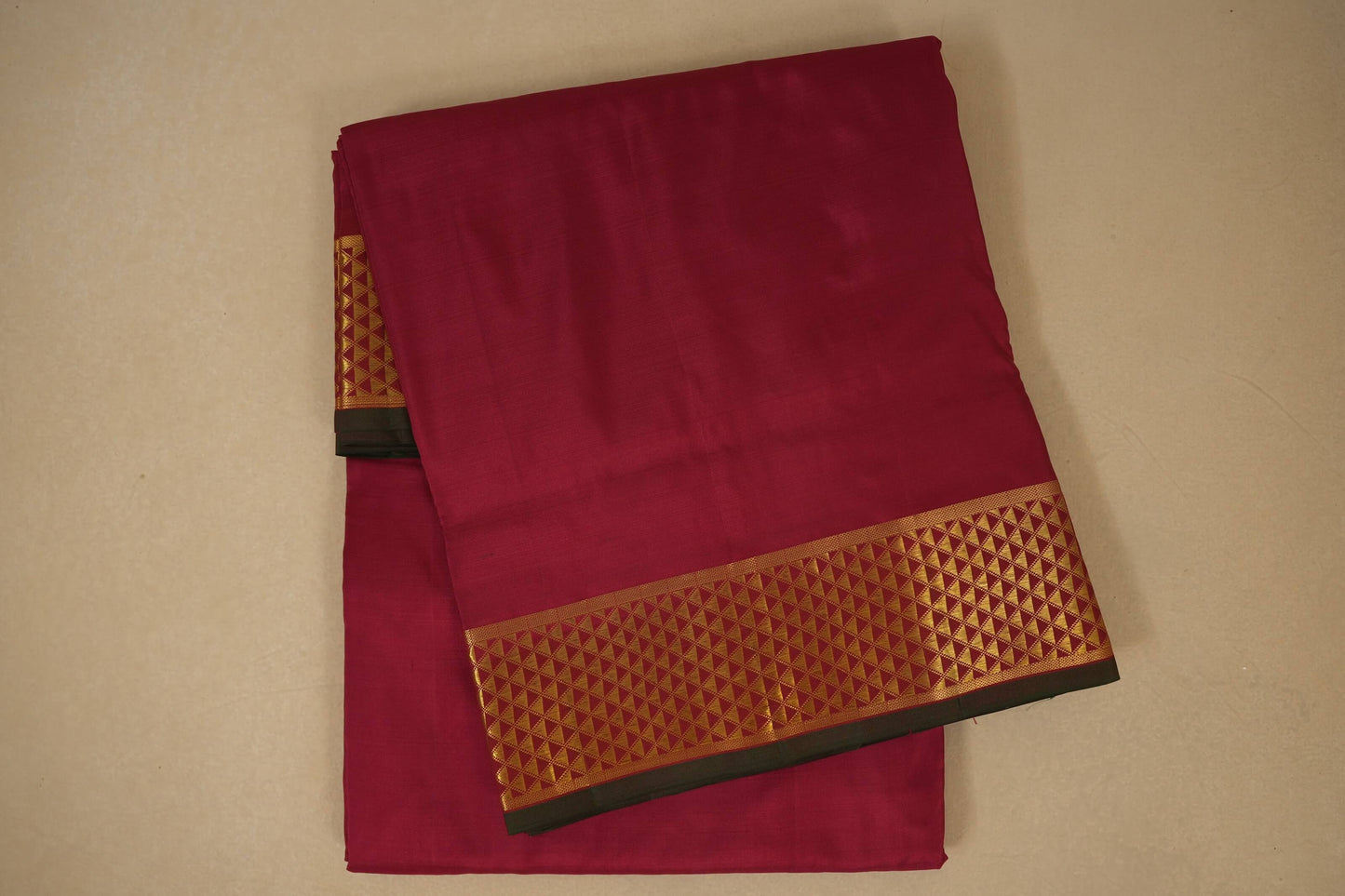 Maroon with diamond borders Ten yards silk saree by Shreenivas silks PSSR017968