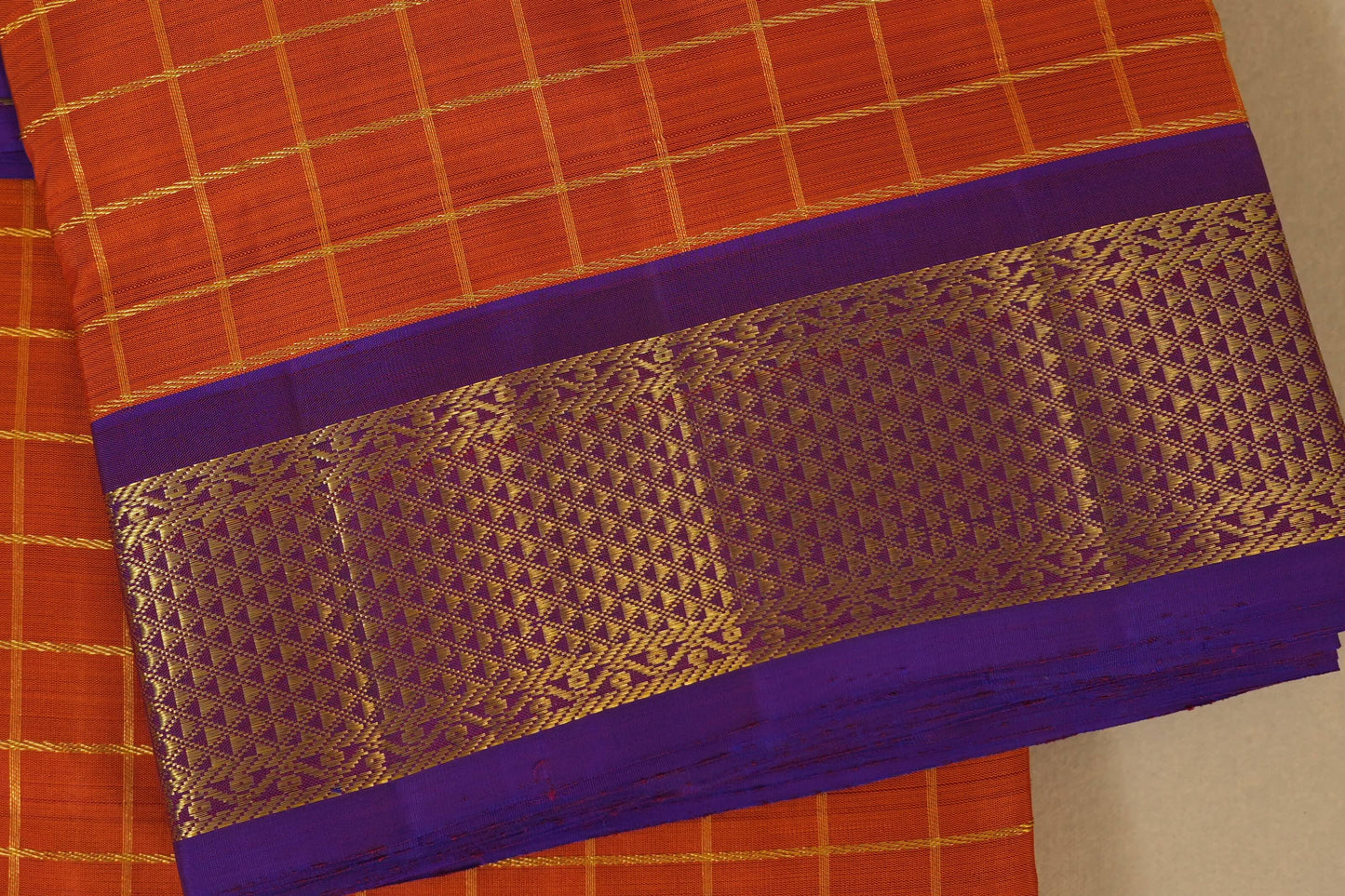 Rust checks with purple borders Ten yards silk saree by Shreenivas silks PSSR017978