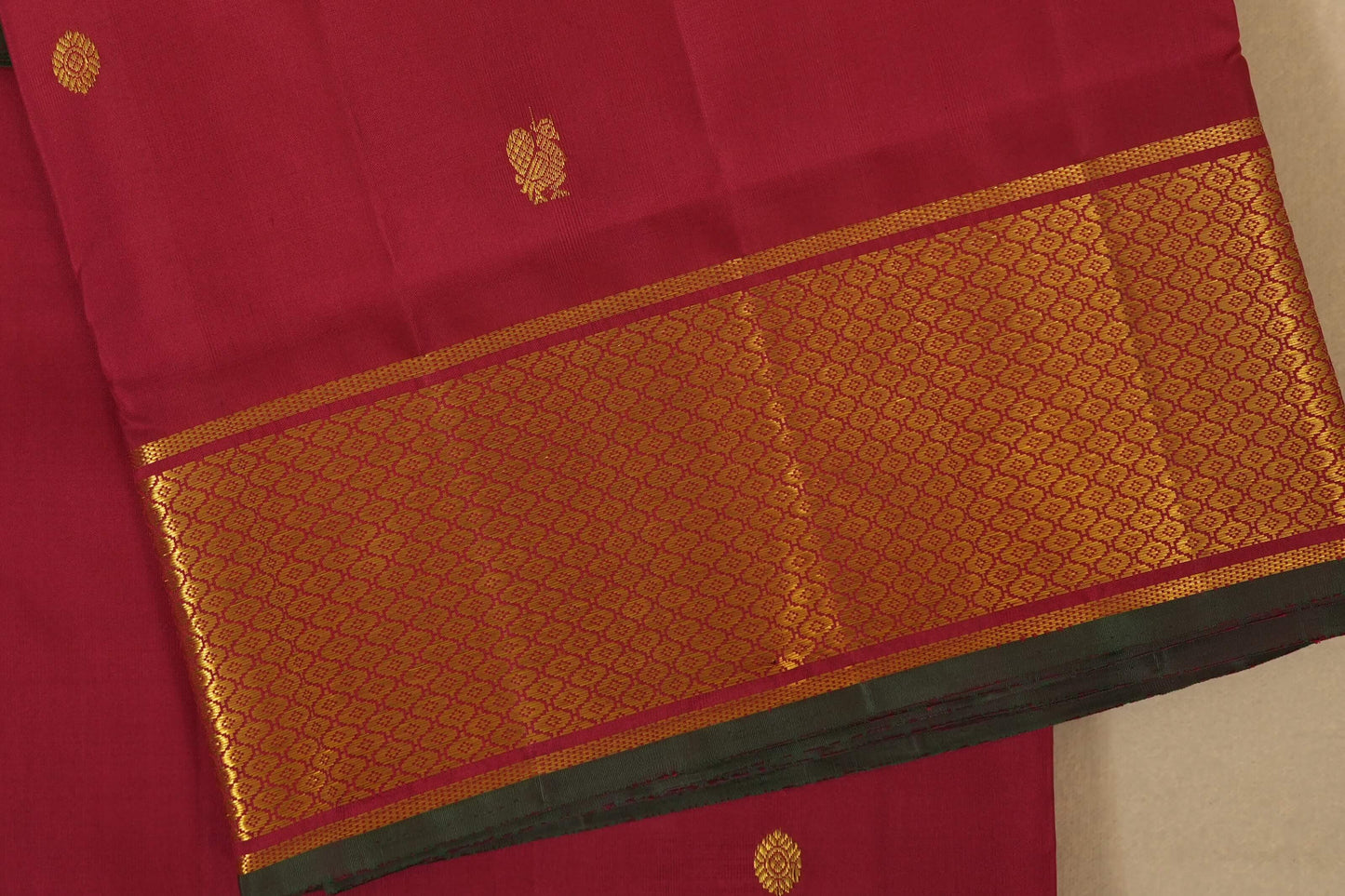 Maroon with green selvedge Ten yards silk saree by Shreenivas silks PSSR017979i