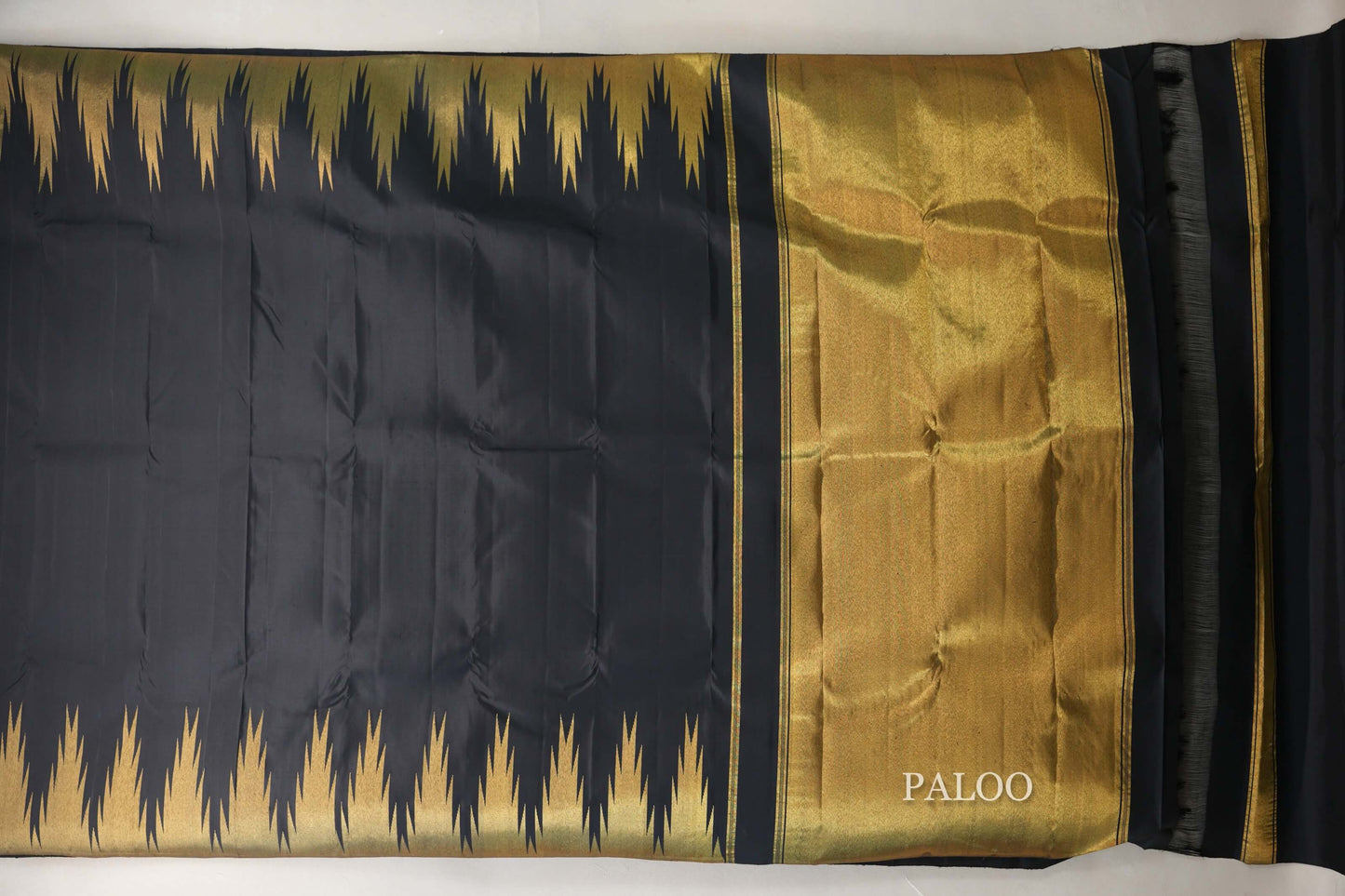 Black Vintage Kanjivaram Silk Saree by Shreenivas Silks PSSR019042