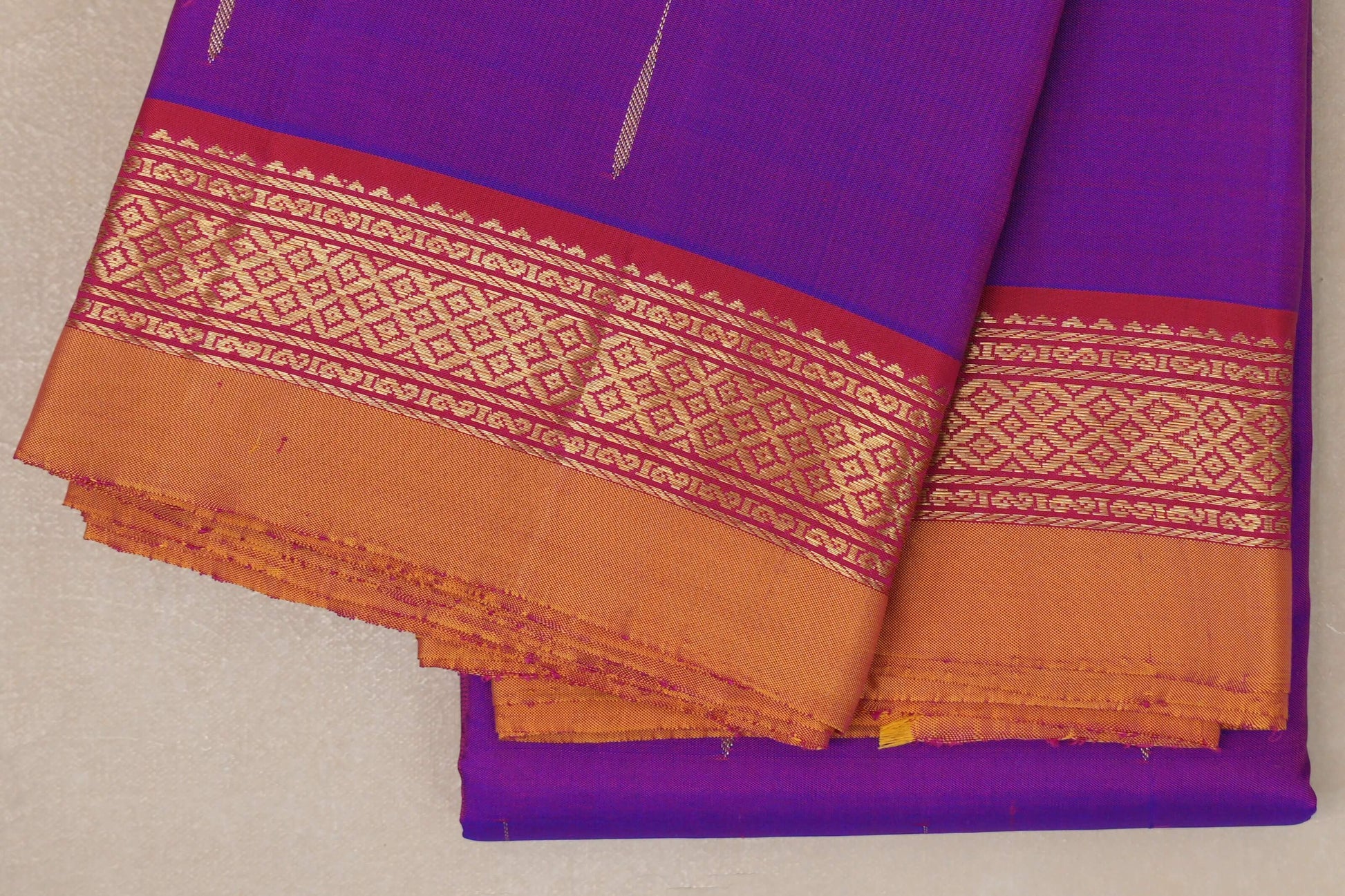 Dual Tone Pink and Blue Vintage Kanjivaram Silk Saree  border zoom