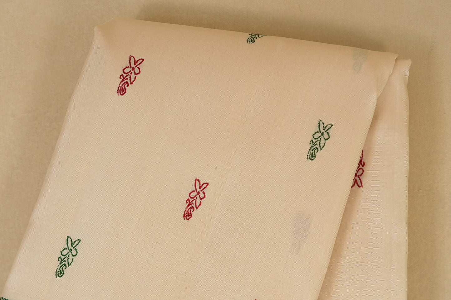 Off white Vintage Kanjivaram Silk Saree by Shreenivas Silks PSSR018015 - Parisera