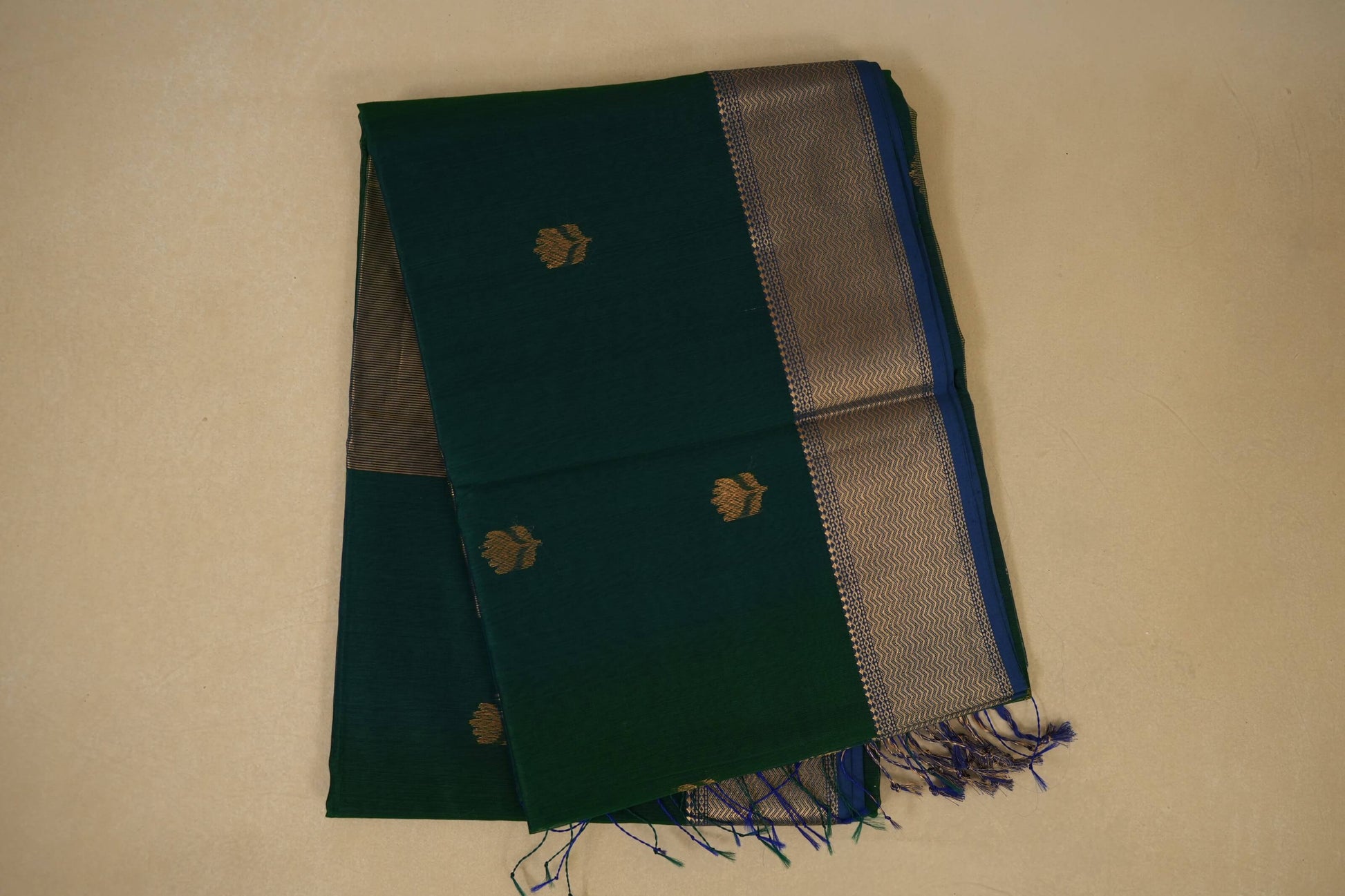 Peacock Green Maheshwari Silk Cotton Saree by Shreenivas Silks PSSR018018 - Parisera