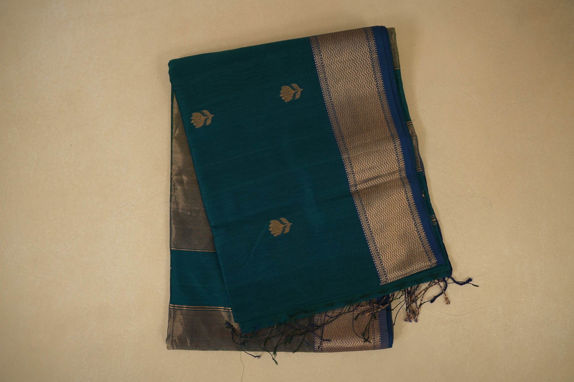 Peacock Green Maheshwari Silk Cotton Saree by Shreenivas Silks PSSR018023 - Parisera