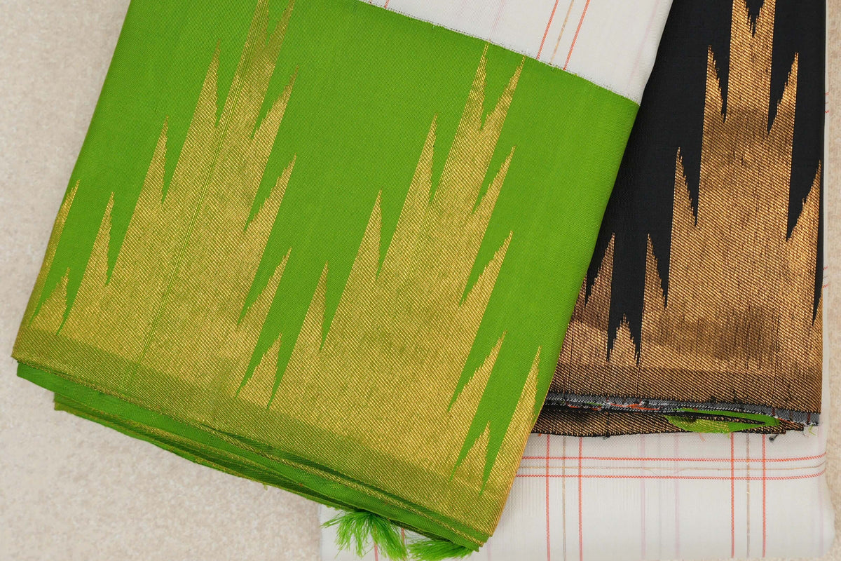 Off White Vintage Kanjivaram Silk Saree border zoom