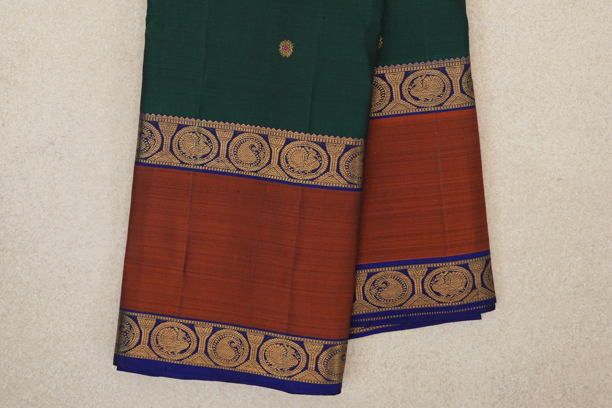 Bottle Green Vintage Kanjivaram Silk Saree border zoom