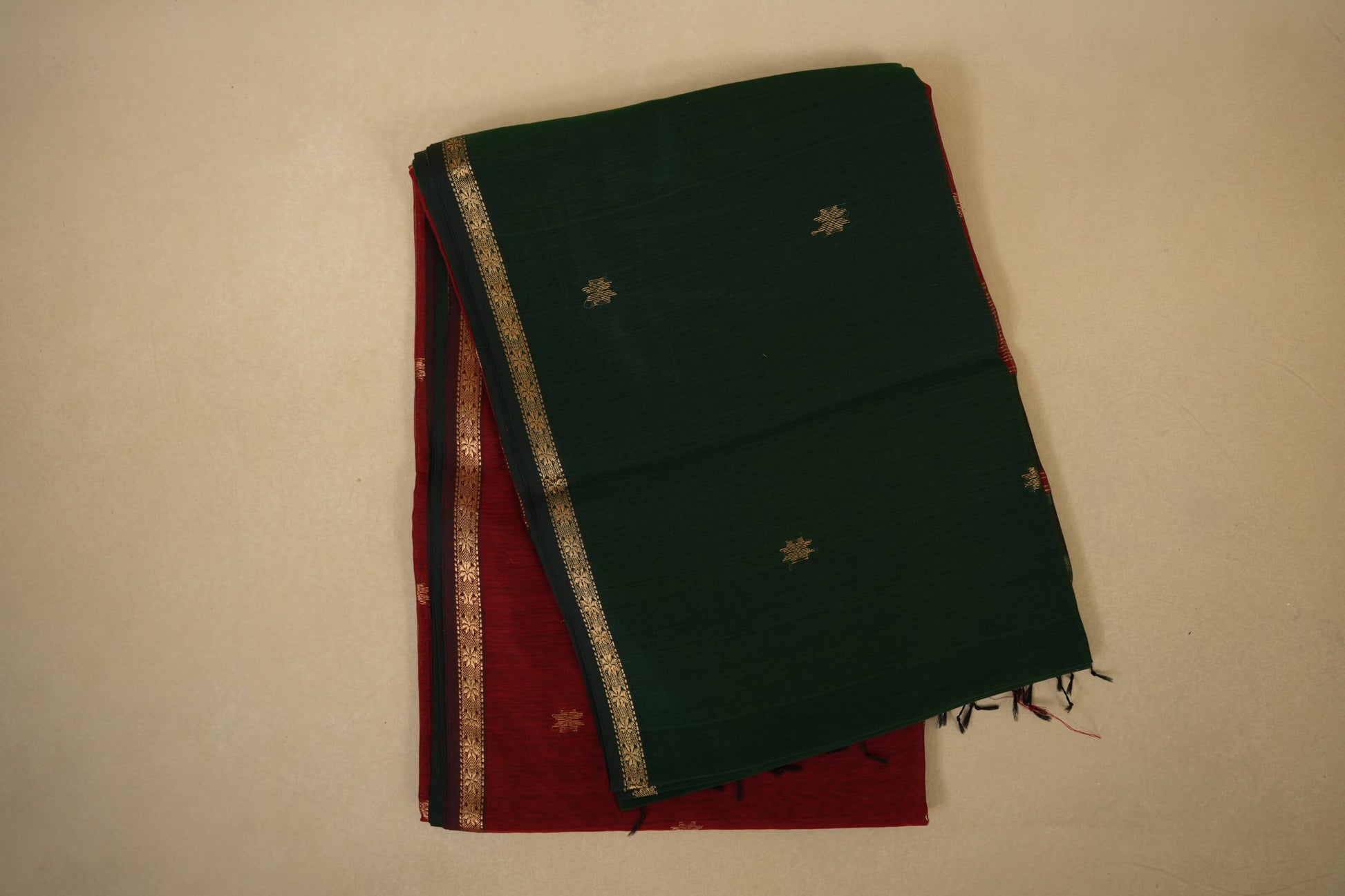 Bottle Green Maheshwari Silk Cotton Saree by Shreenivas Silks PSSR018034 - Parisera