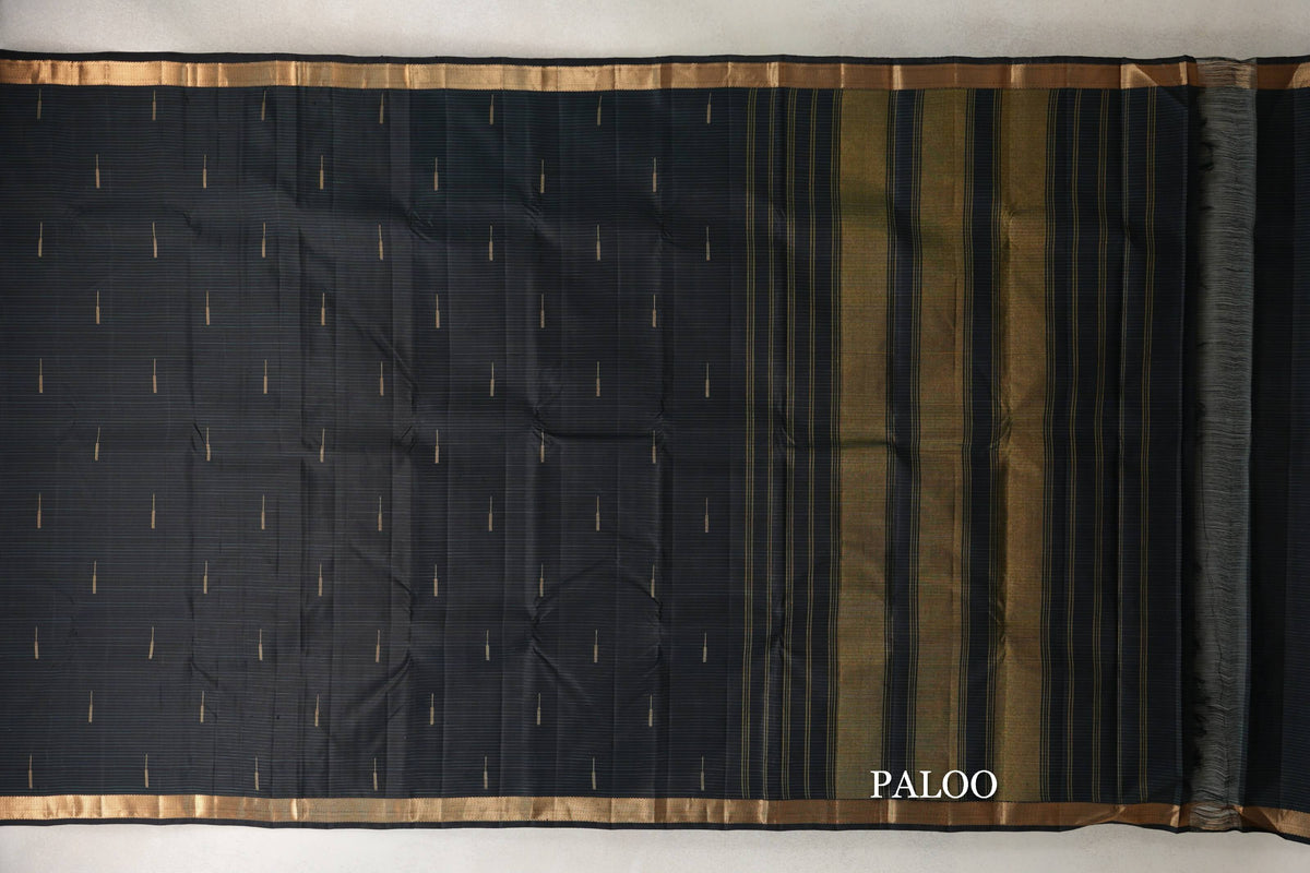 Black Vintage Kanjivaram Silk Saree paloo