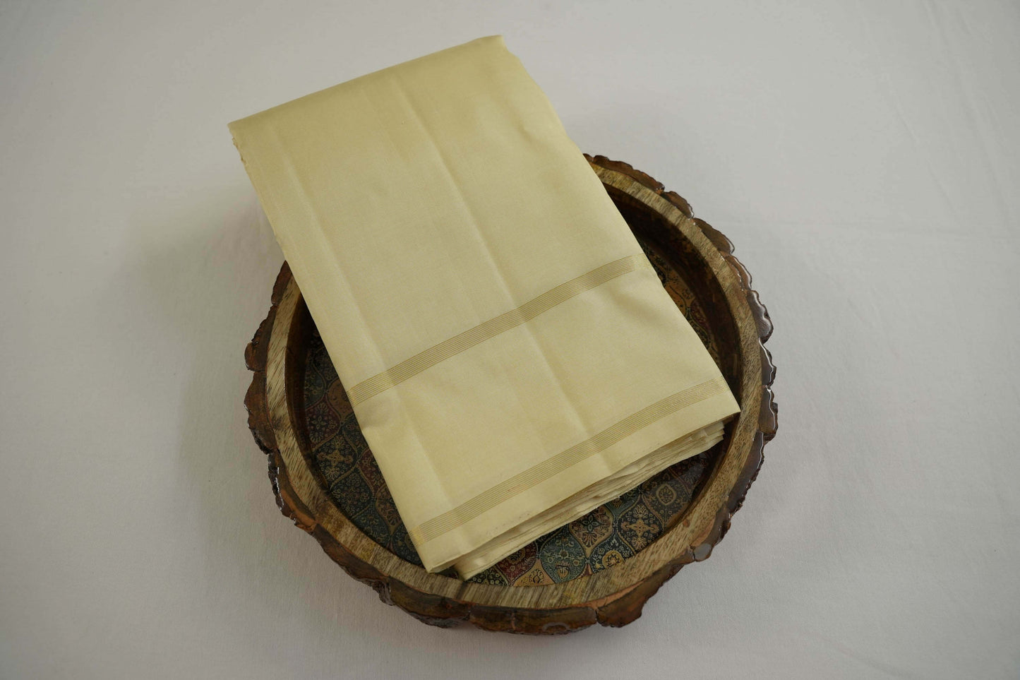 Off-white light weight kanchipuram silk saree