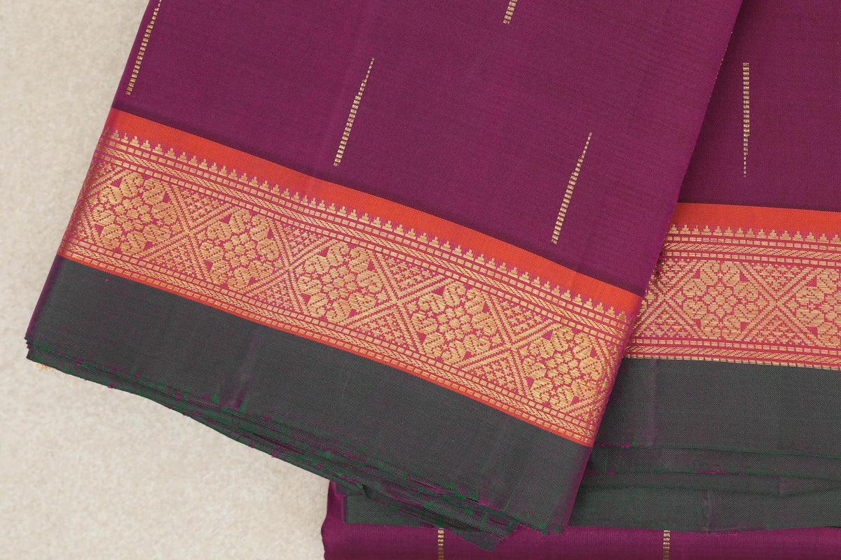 Deep Magenta Vintage Kanjivaram Silk Saree border