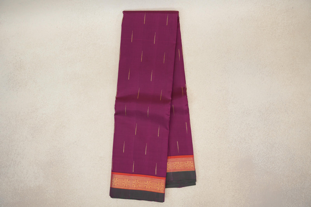 Online Deep Magenta with Deep Orange Borders and Deep Bottle Green Selvedge Vintage Kanjivaram Silk Saree
