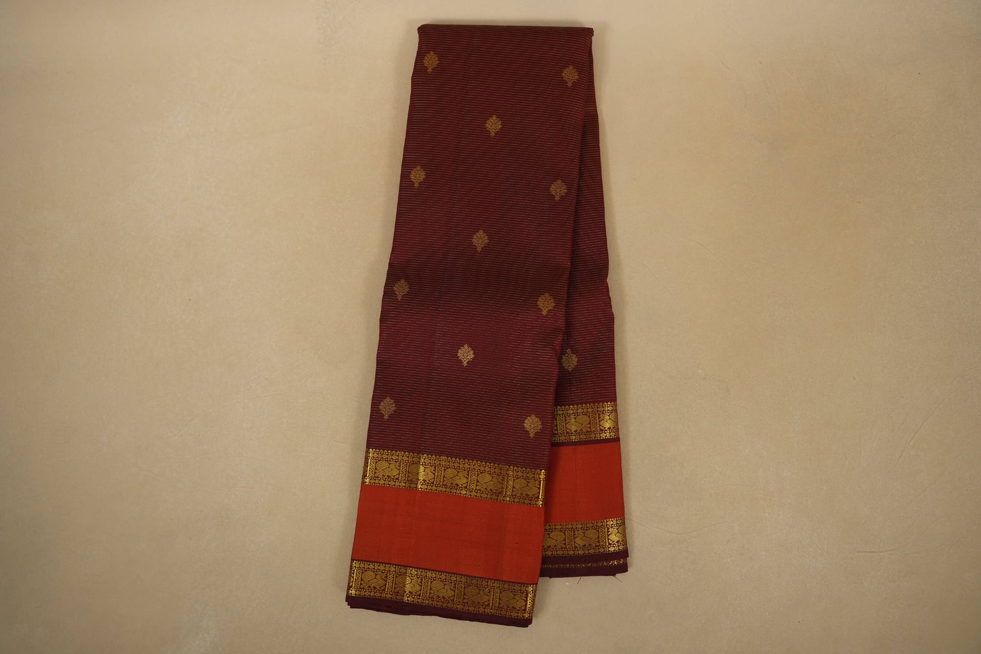 Vaira oosi Vintage Kanjivaram Silk Saree 