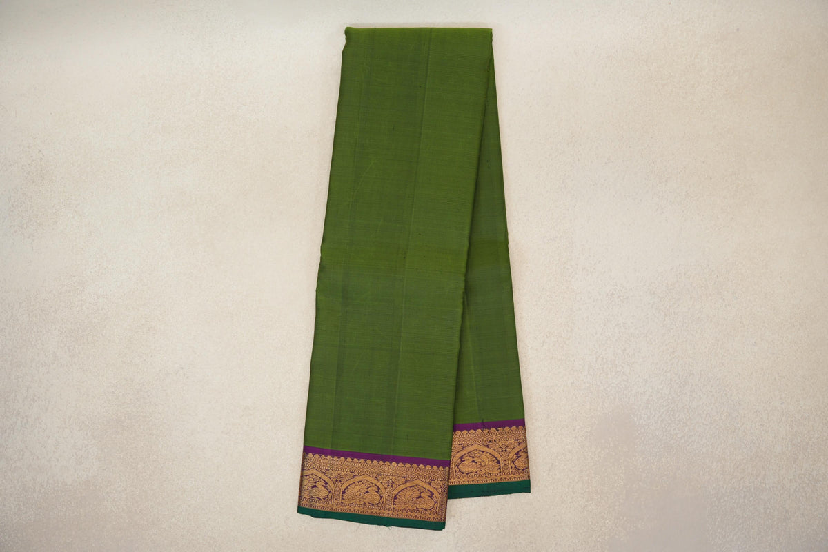Online Mehendi Green with Deep Magenta Borders and Dark Green Selvedge Vintage Kanjivaram Silk Saree