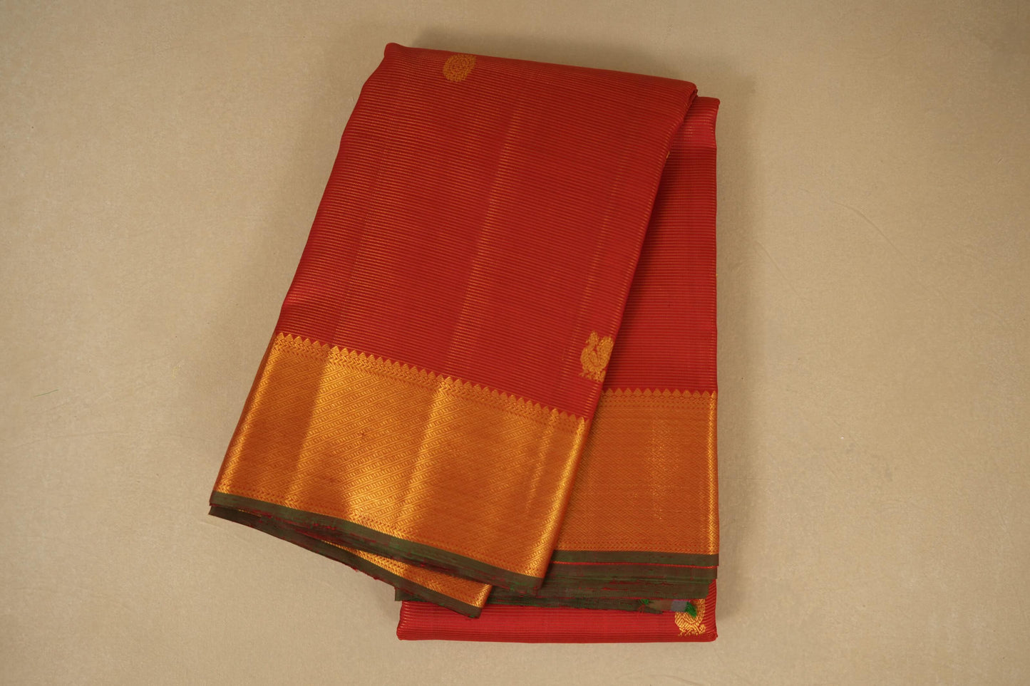 Folded Red Zari Vaira Oosi Kanjivaram Silk Saree  