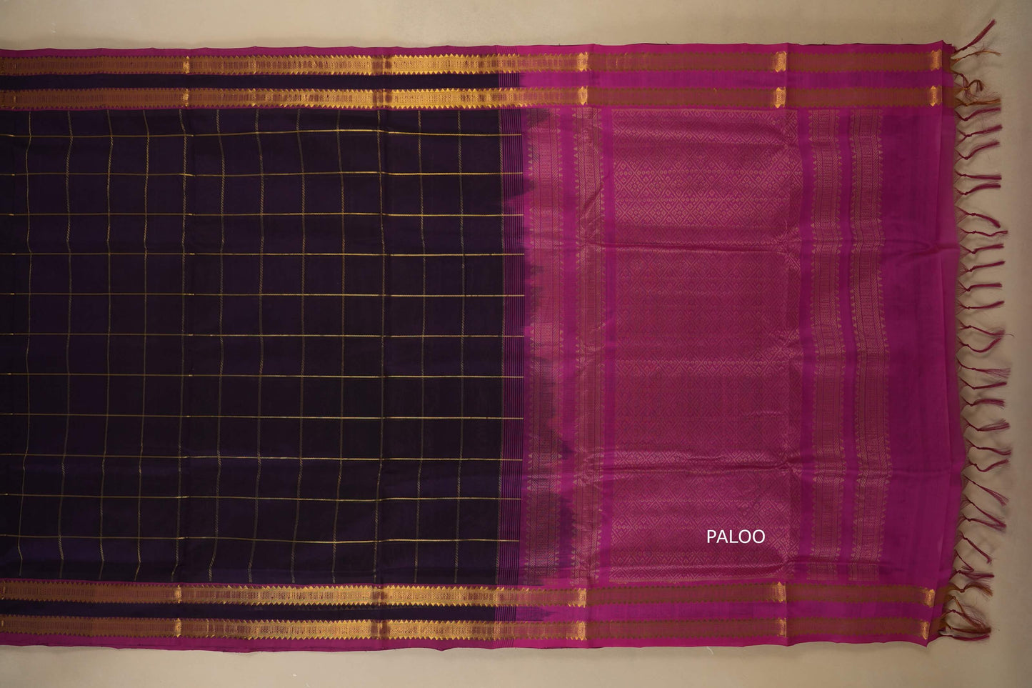 Saree with purple and pink checkered pattern on a beige background, silk cotton , nine and a half yards saree, with open paloo