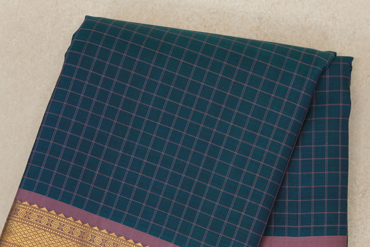 Peacock Green Vintage Kanjivaram Silk Saree body zoom