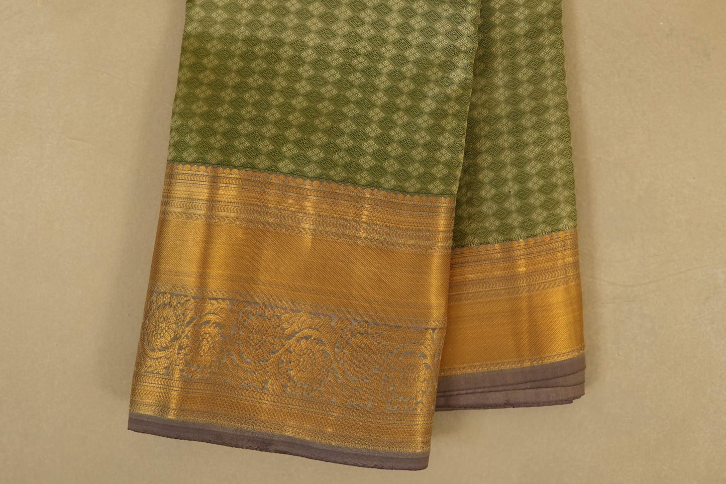 Pista Green Light weight Kanchipuram Silk Saree border zoom
