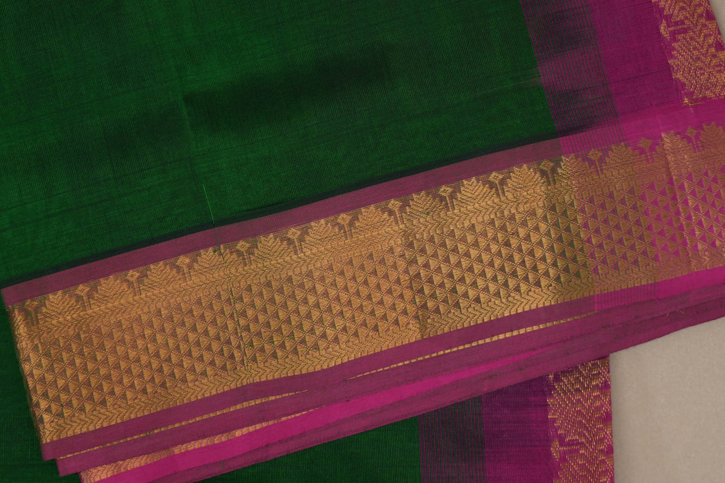 Deep Emerald Green with Bright magenta Nine And A Half Yards Silk Cotton Saree by Shreenivas silks PSSR019151