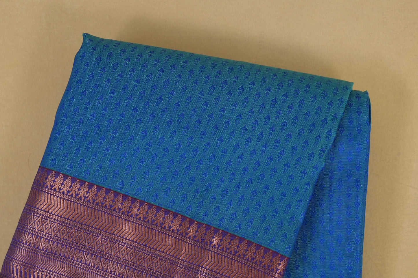 Peacock Blue with Violet Light Weight Kanchipuram Silk Saree body zoom