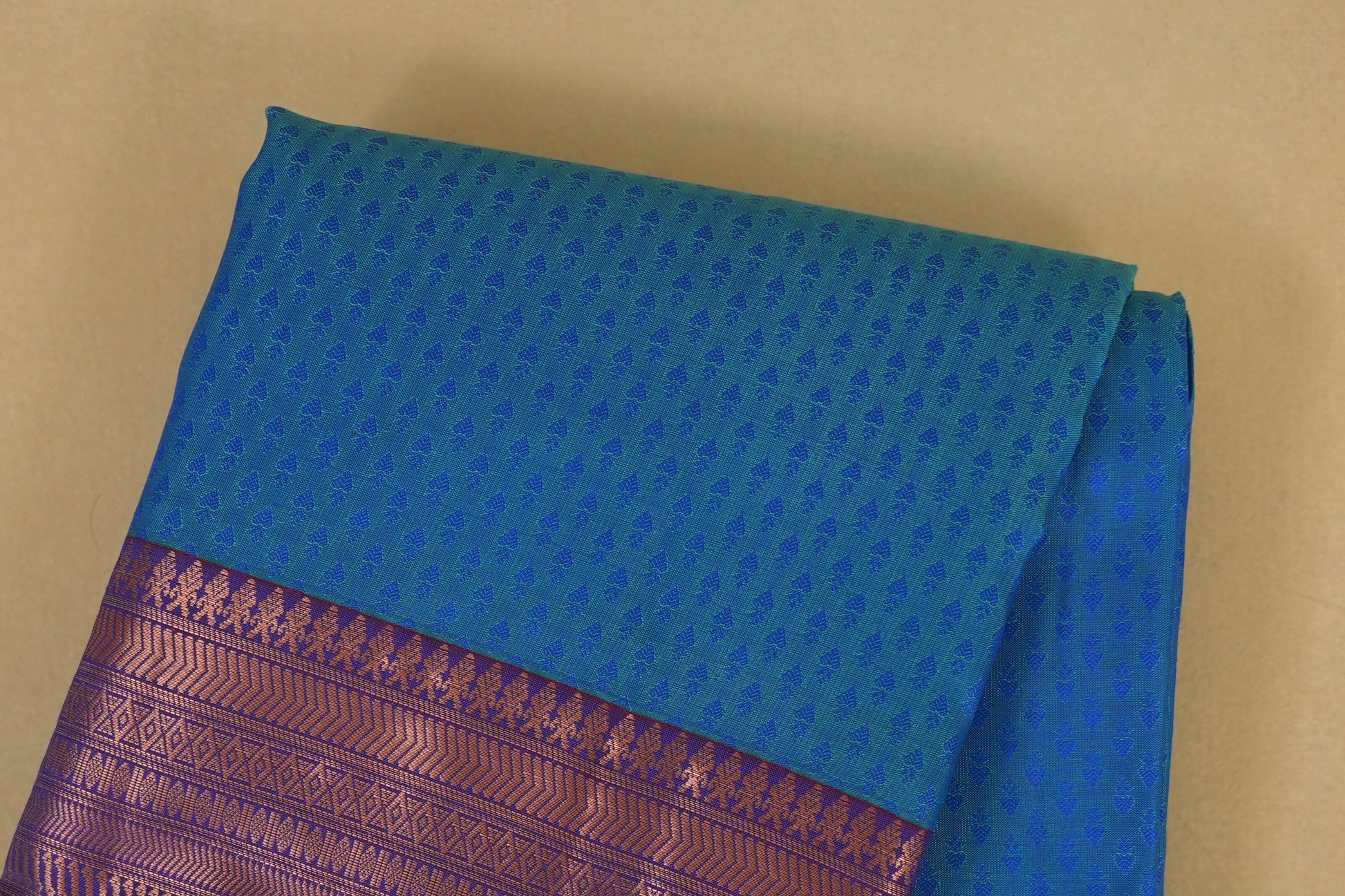 Peacock Blue with Violet Light Weight Kanchipuram Silk Saree body zoom