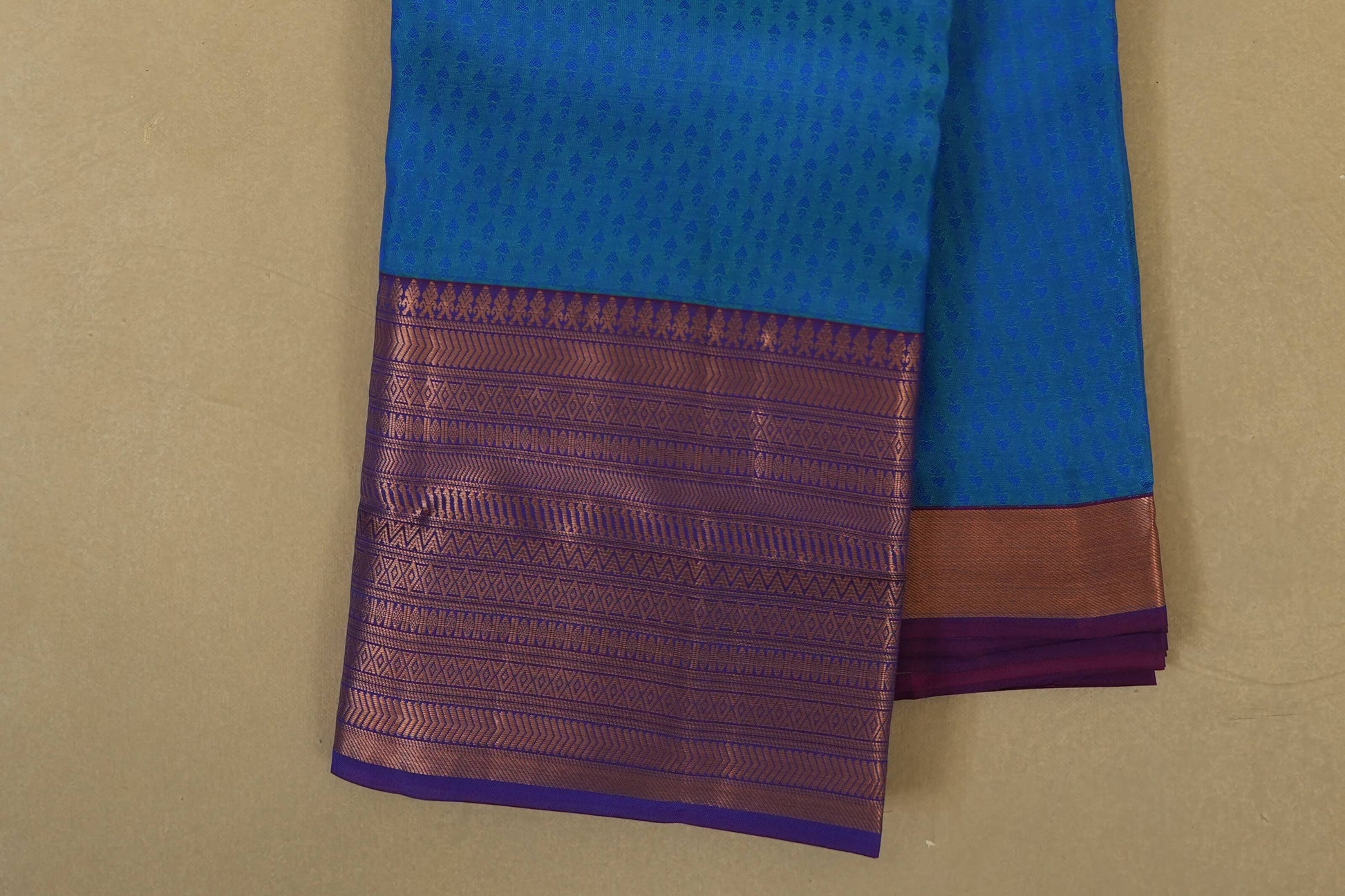 Peacock Blue with Violet Light Weight Kanchipuram Silk Saree border zoom