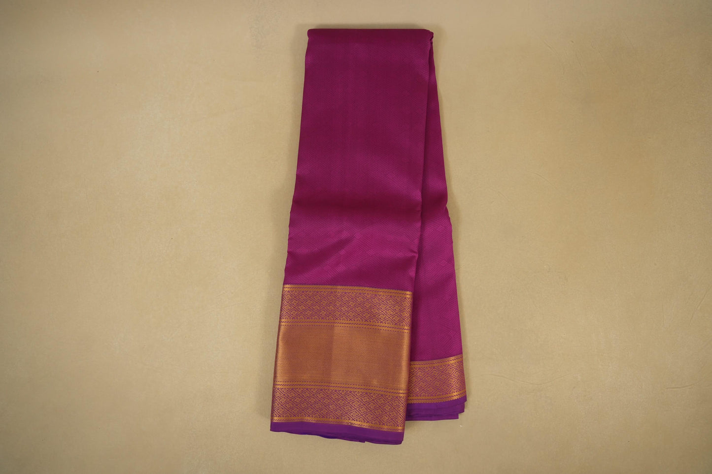 Magenta Light Weight Kanchipuram Silk Saree Online
