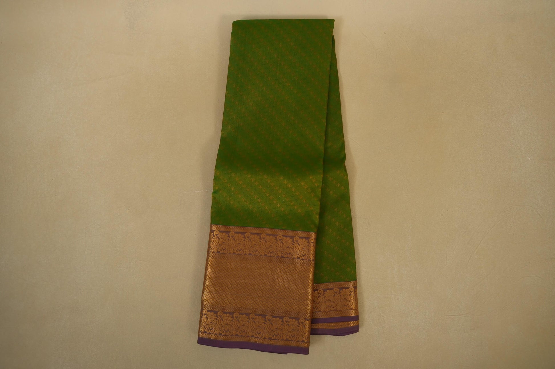 Mehendi Green Light Weight Kanchipuram Silk Saree Online