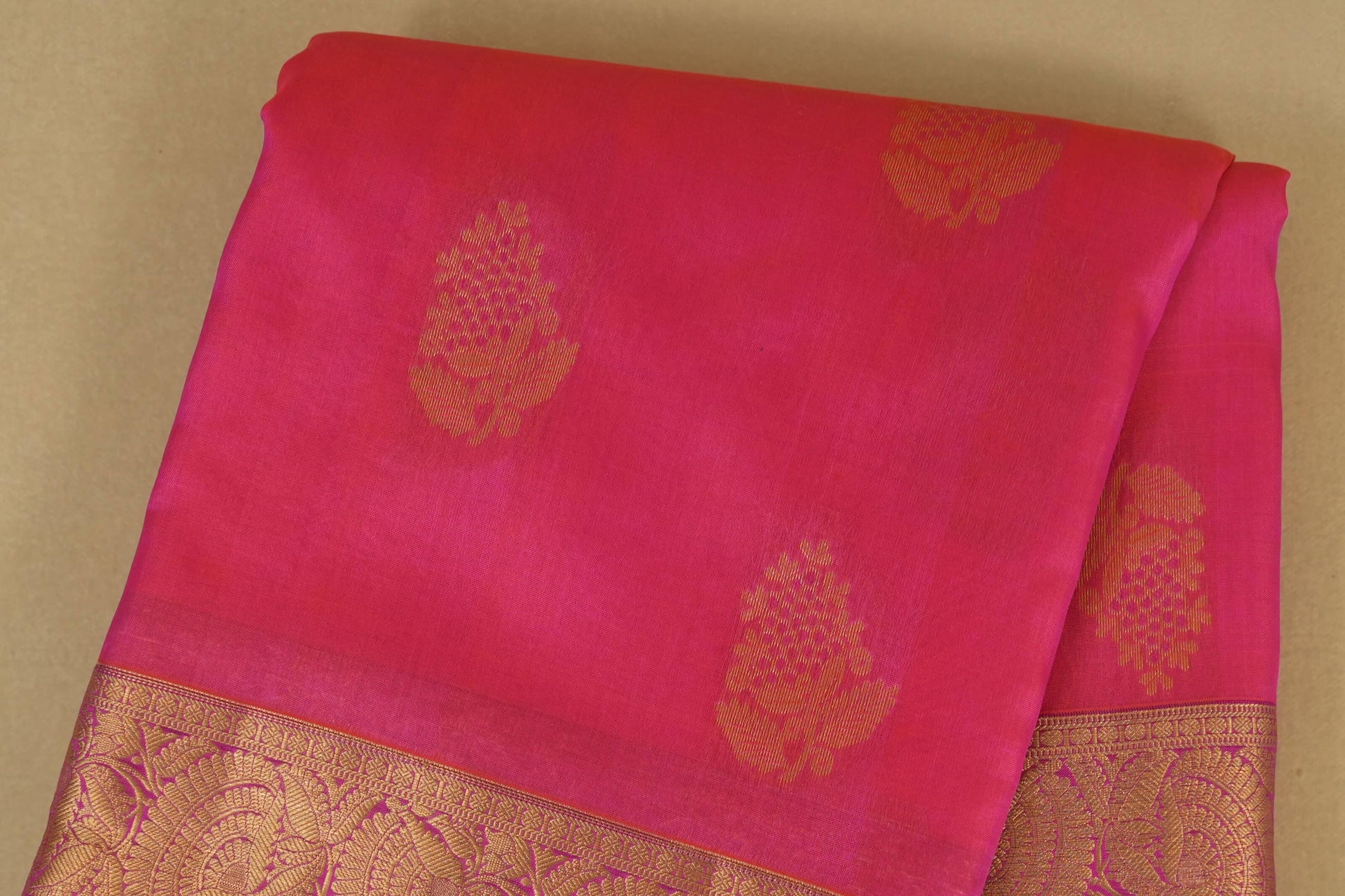 peach Pink Light Weight Kanchipuram Silk Saree body zoom