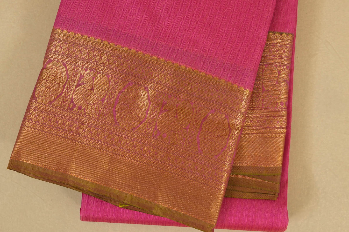 Pink Light Weight Kanchipuram Silk Saree border zoom