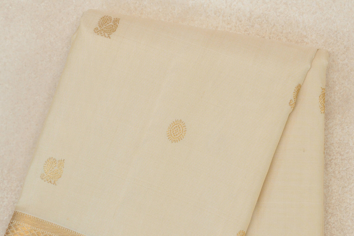 Cream Vintage Kanjivaram Silk Saree by Shreenivas Silks body