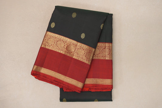 Dual Tone of Maroon and Green with Reddish Maroon Borders Vintage Kanjivaram Silk Saree