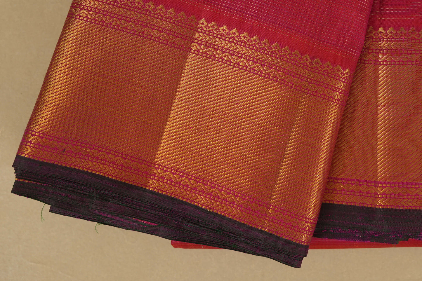 Pink Vaira Oosi Kanjivaram Silk Saree borders