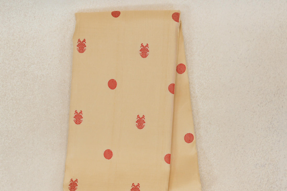 Sandal Beige with Bright Red Borders Plant Based Kanjivaram Silk Saree body