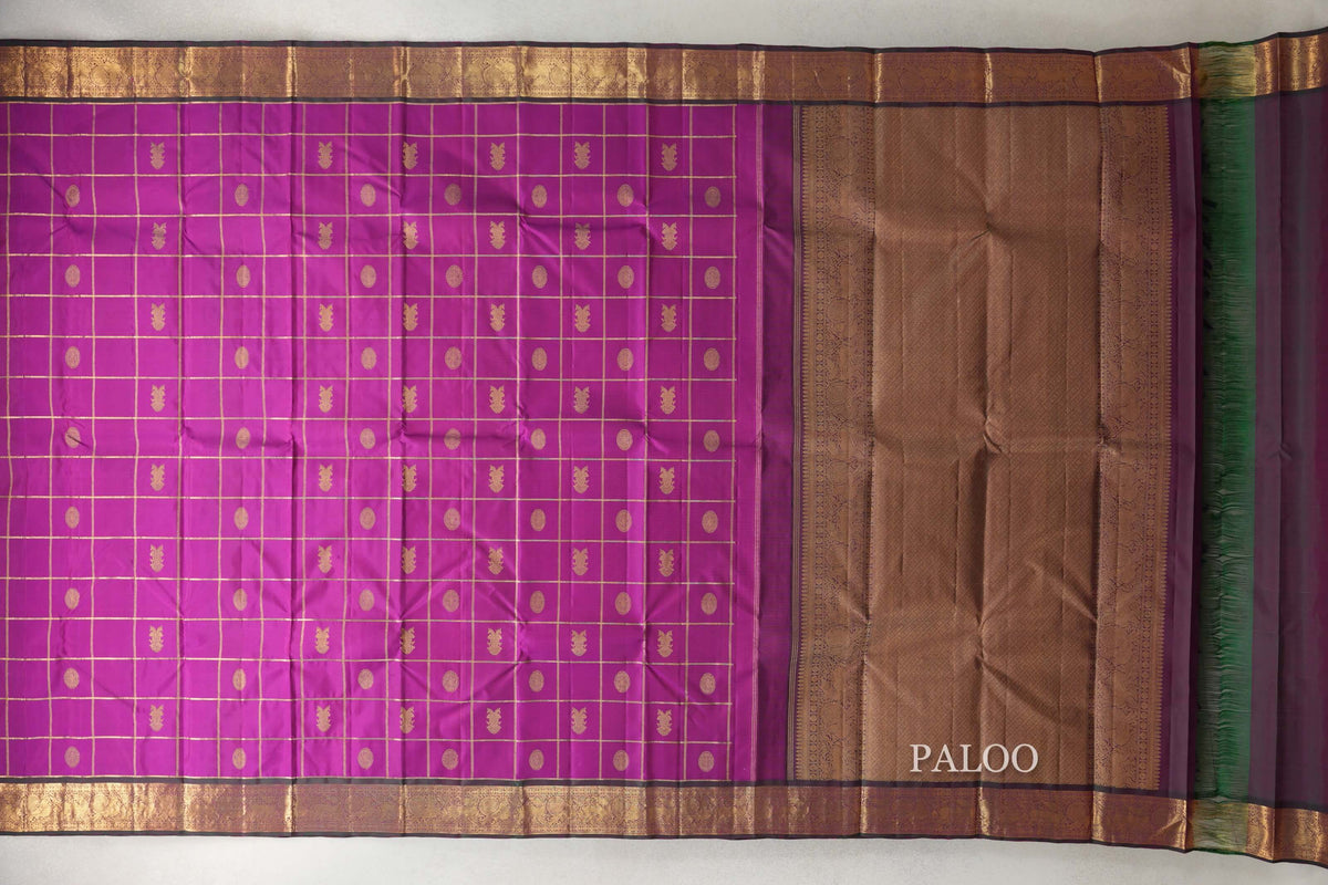 Deep Magenta with Deep Bottle Green Borders Vintage Kanjivaram Silk Saree paloo