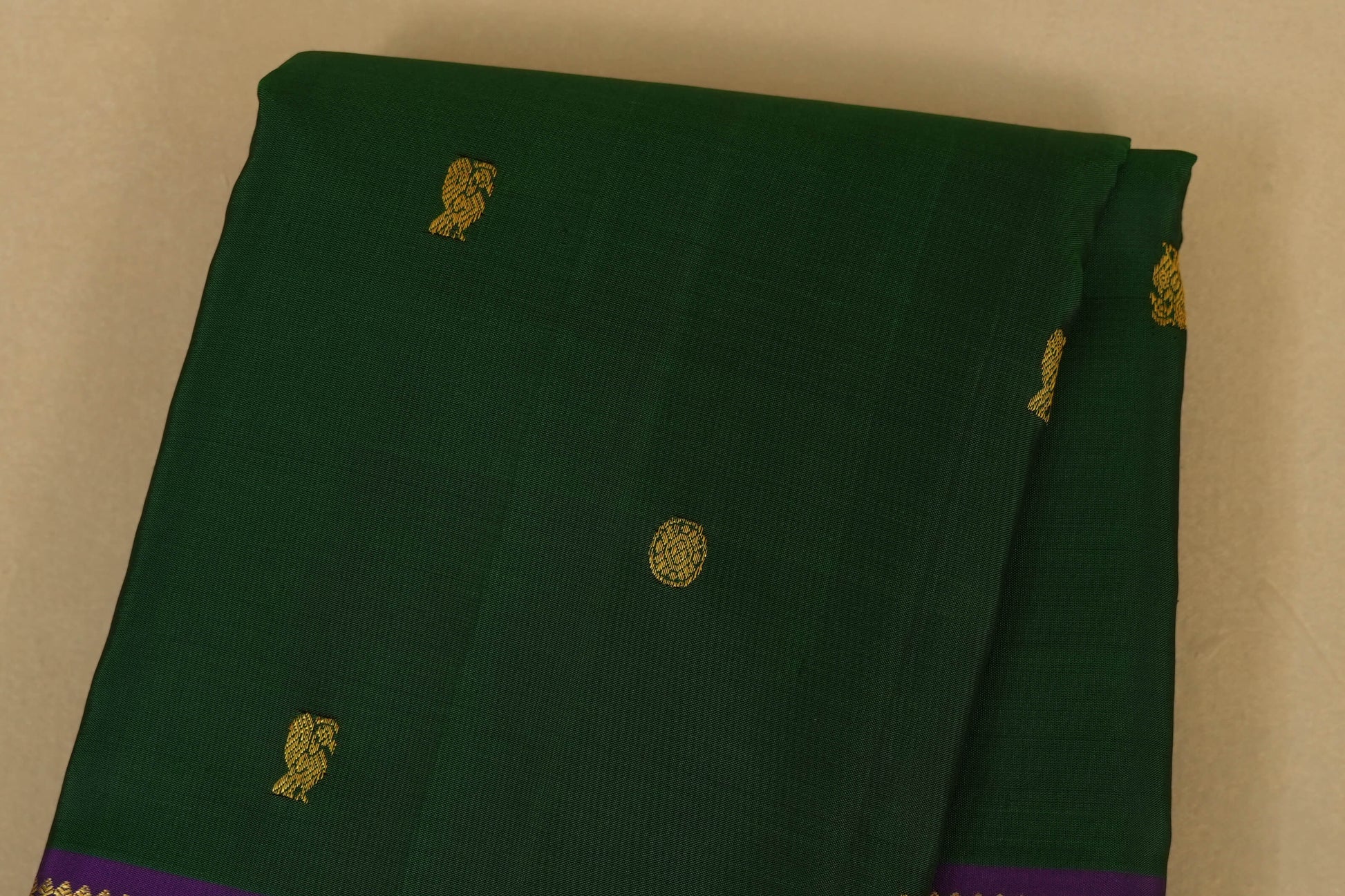 Bottle Green with Purple Borders Kanjivaram Silk Saree body