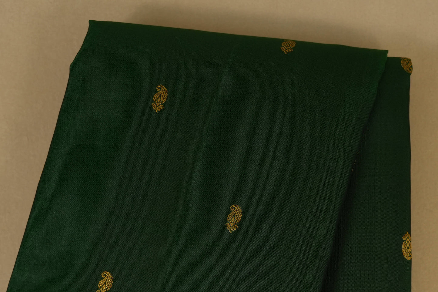 Bottle Green with Deep Brown Borders Kanjivaram Silk Saree body