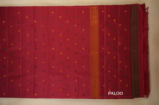 Maroon Borderless Kanjivaram Silk Saree paloo