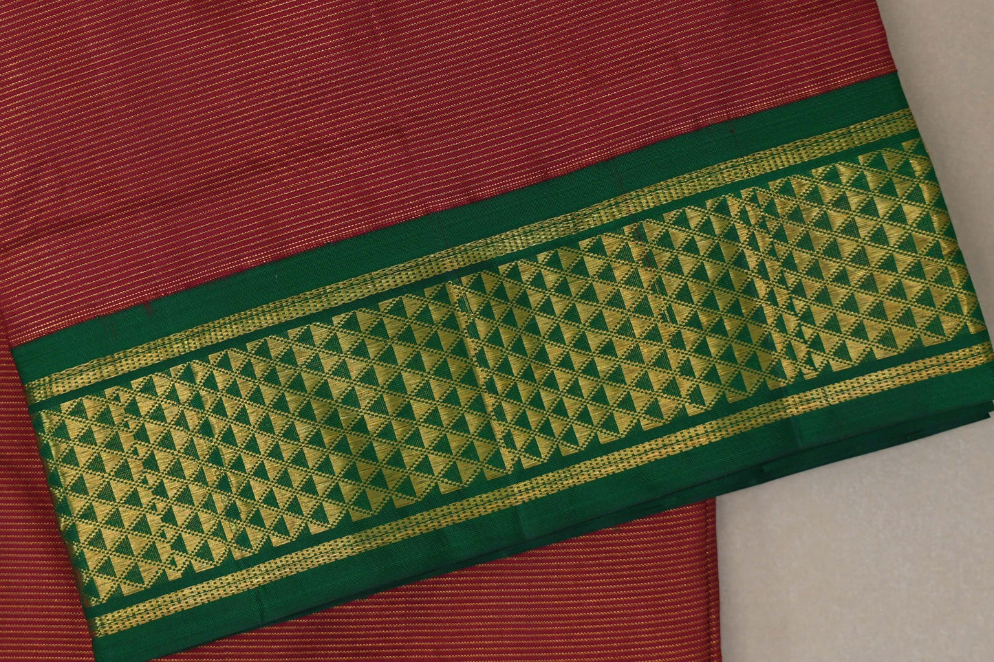 Reddish Maroon with deep green Ten Yards Silk Saree by Shreenivas Silks PSSR019224